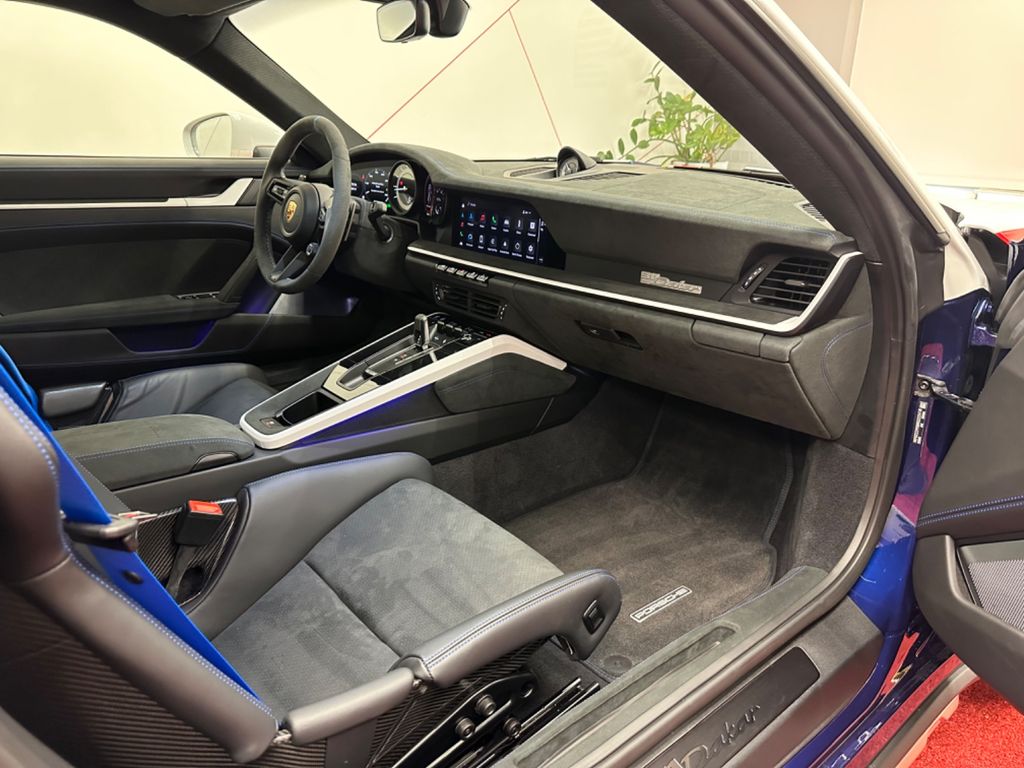 Porsche 992 2023
