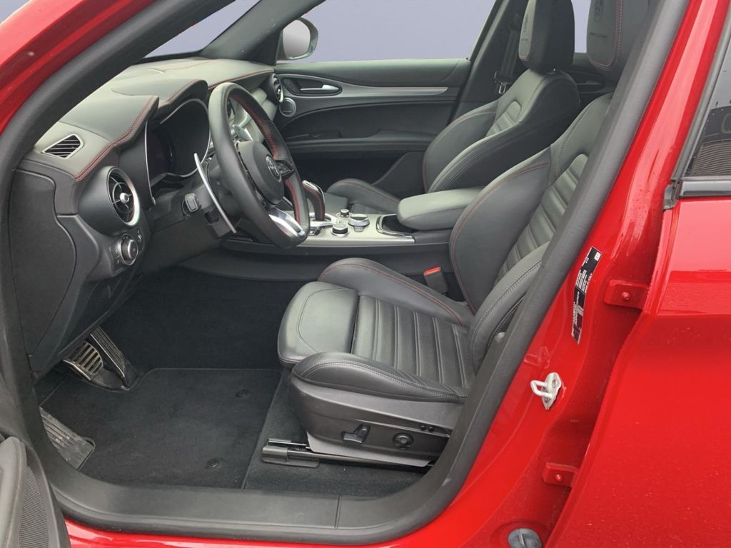 Alfa Romeo Stelvio 2023