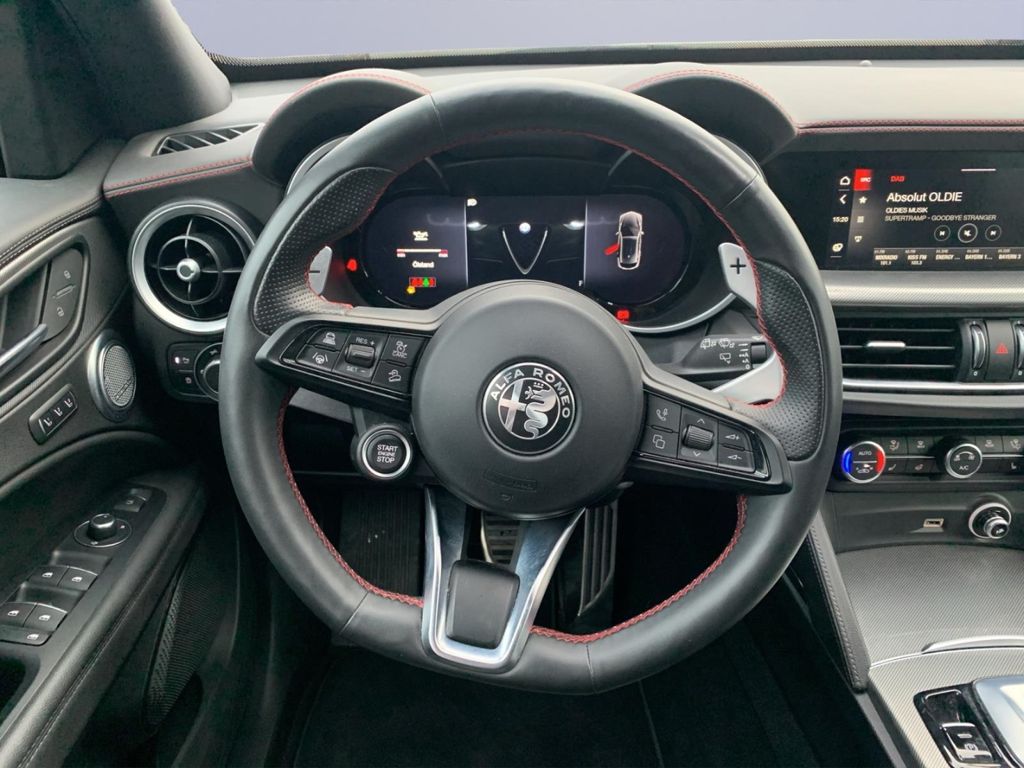 Alfa Romeo Stelvio 2023