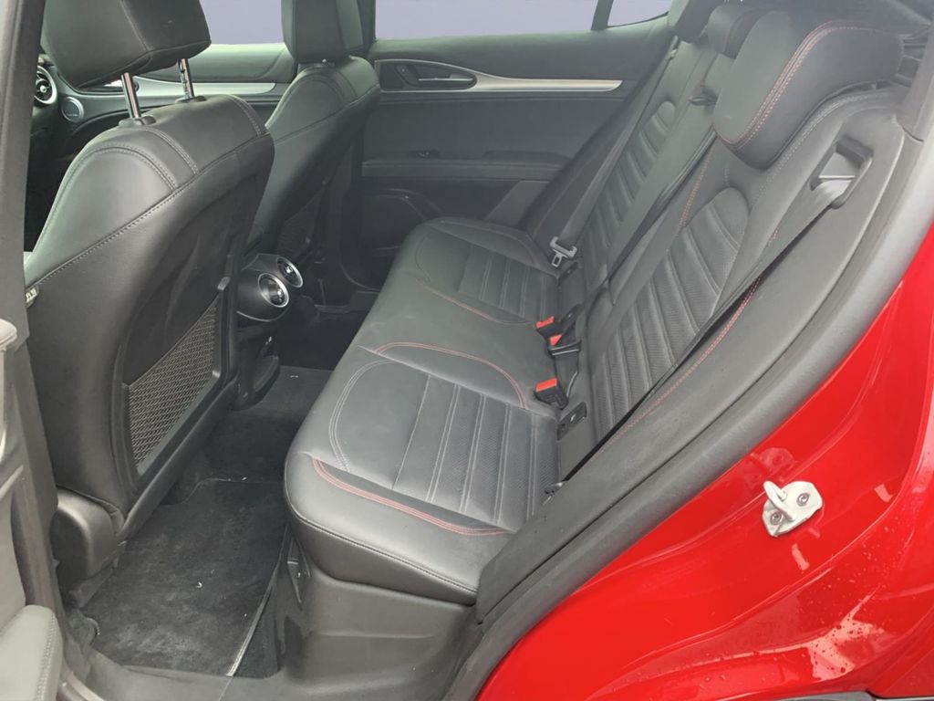 Alfa Romeo Stelvio 2023