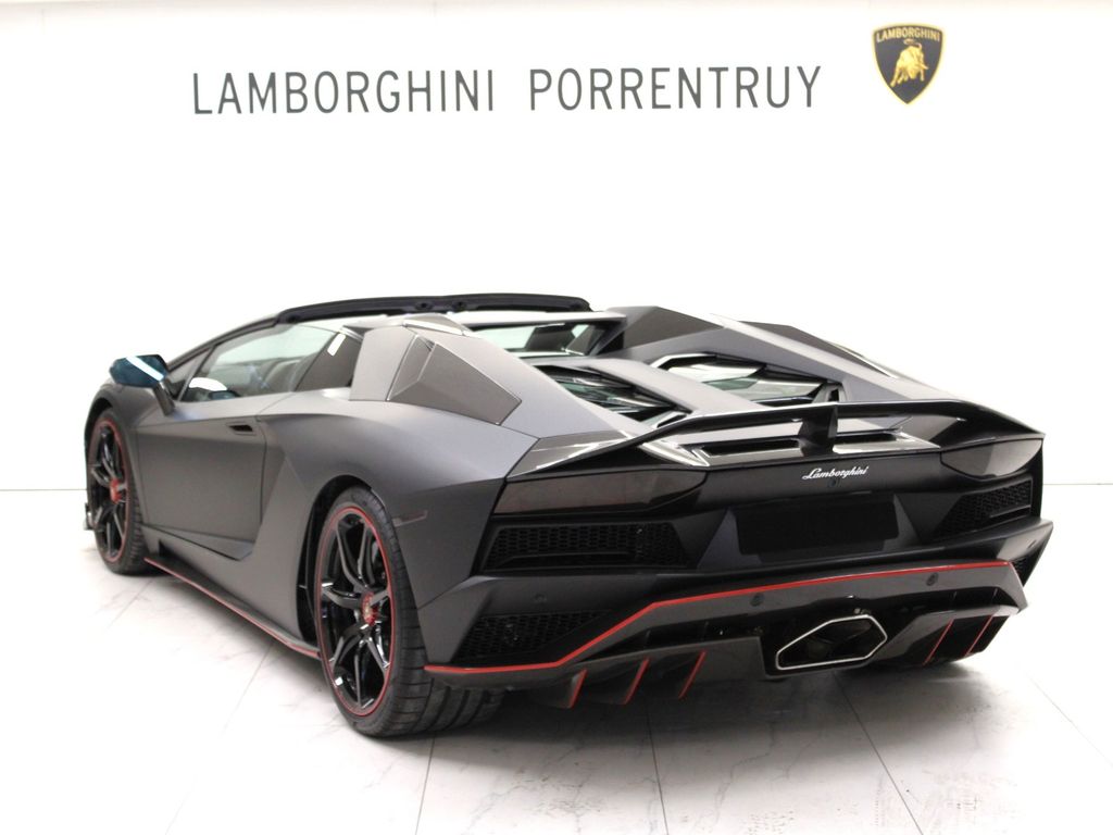 Lamborghini Aventador 2020