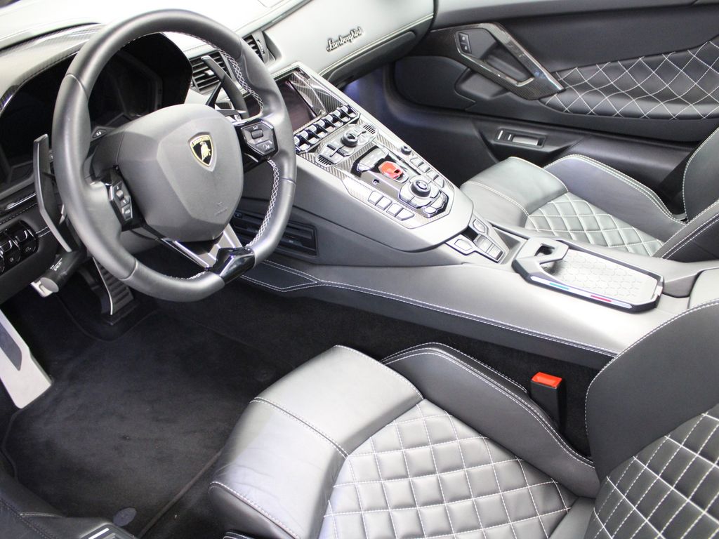 Lamborghini Aventador 2020