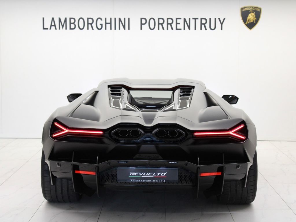 Lamborghini Revuelto 2024