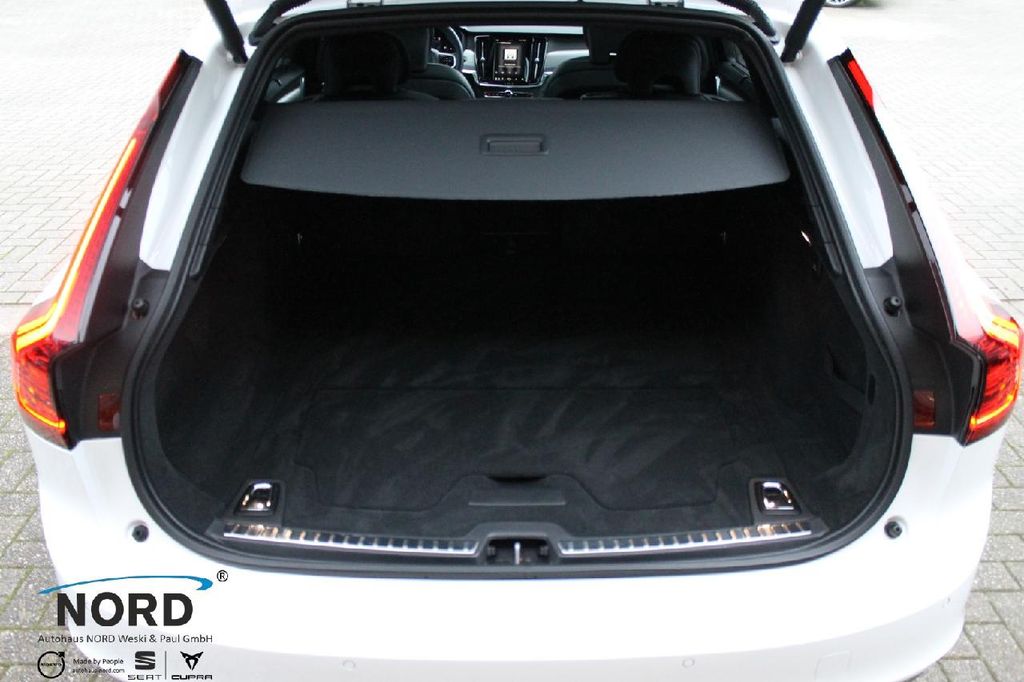 Volvo V90 2023