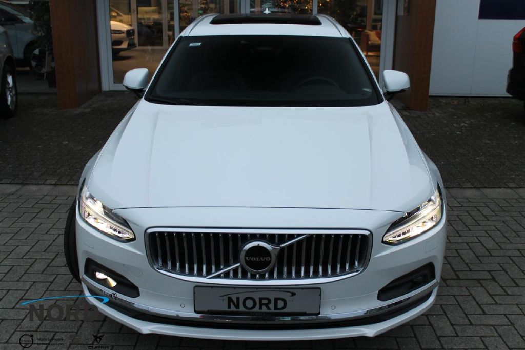 Volvo V90 2023