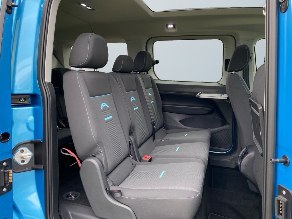 Ford Grand Tourneo 2025