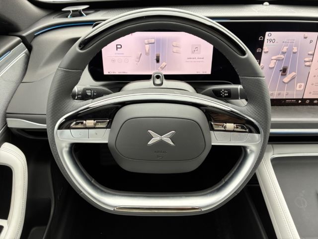XPENG P7