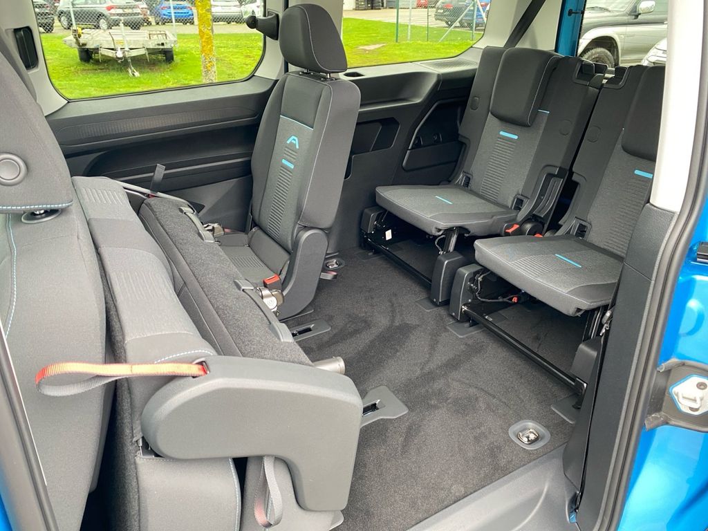 Ford Grand Tourneo 2025