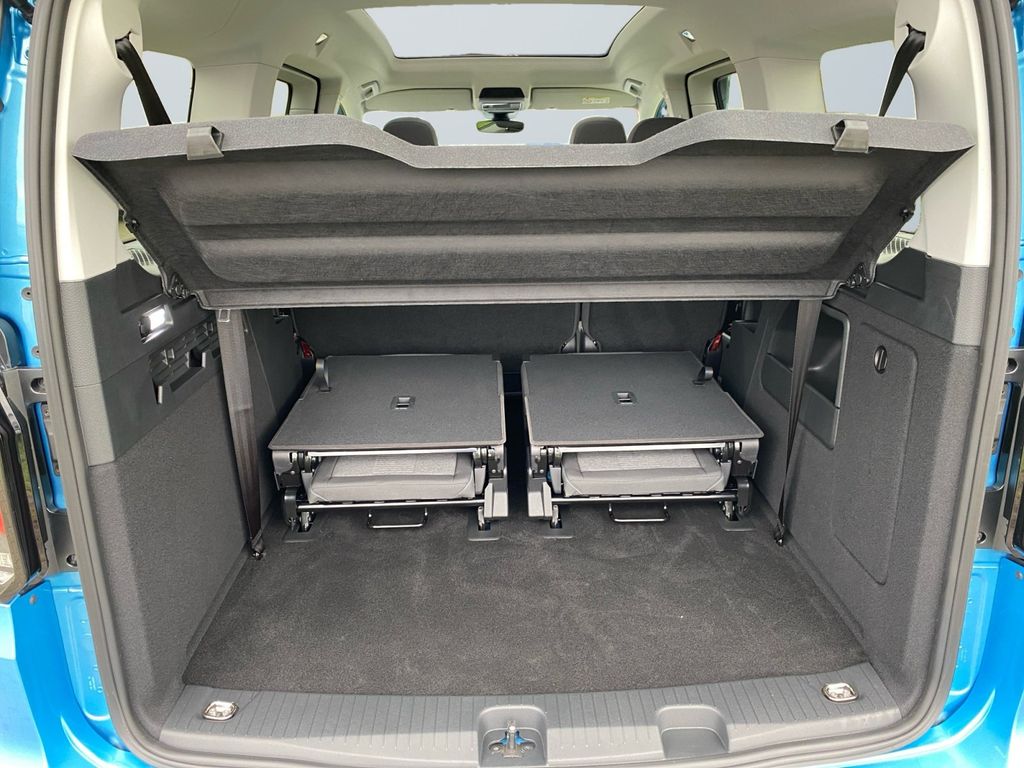 Ford Grand Tourneo 2025