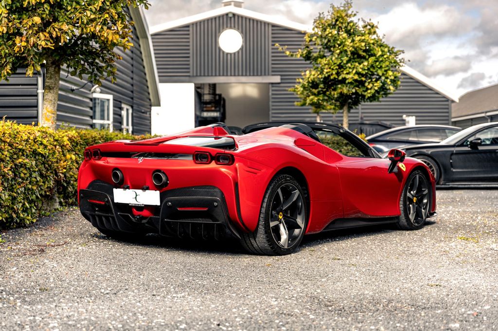 Ferrari SF90 2025
