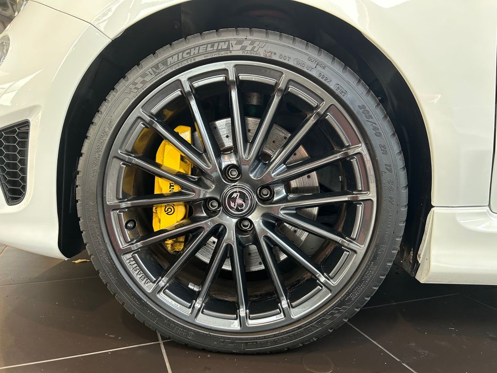 Abarth 695C 2024