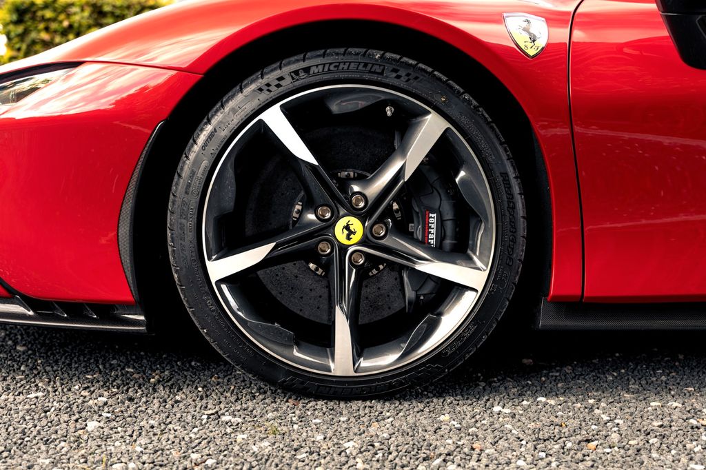 Ferrari SF90 2025