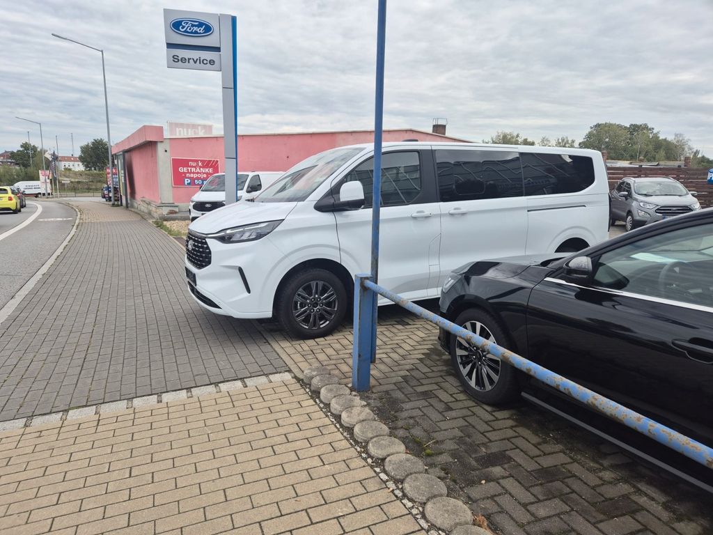 Ford Tourneo Custom 2025