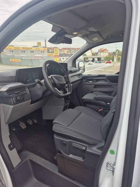 Ford Tourneo Custom 2025