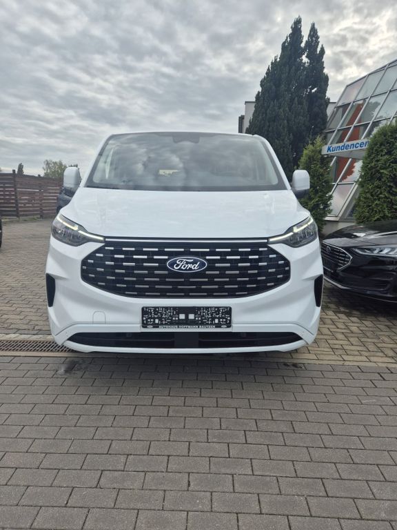 Ford Tourneo Custom 2025