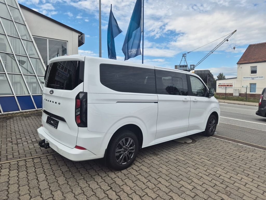 Ford Tourneo Custom 2025