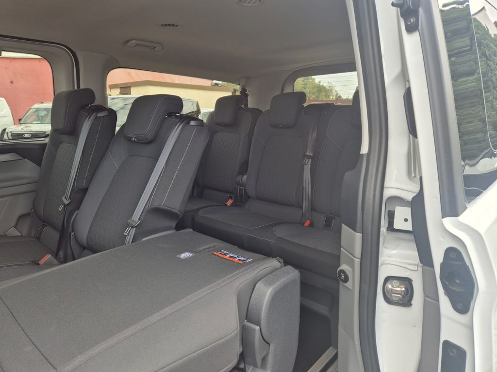 Ford Tourneo Custom 2025