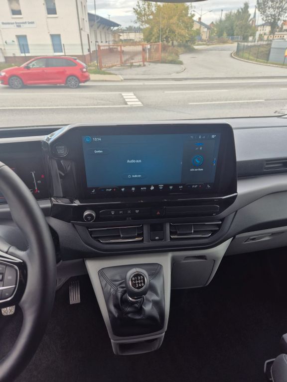 Ford Tourneo Custom 2025