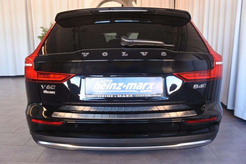 Volvo V60 Cross Country 2023