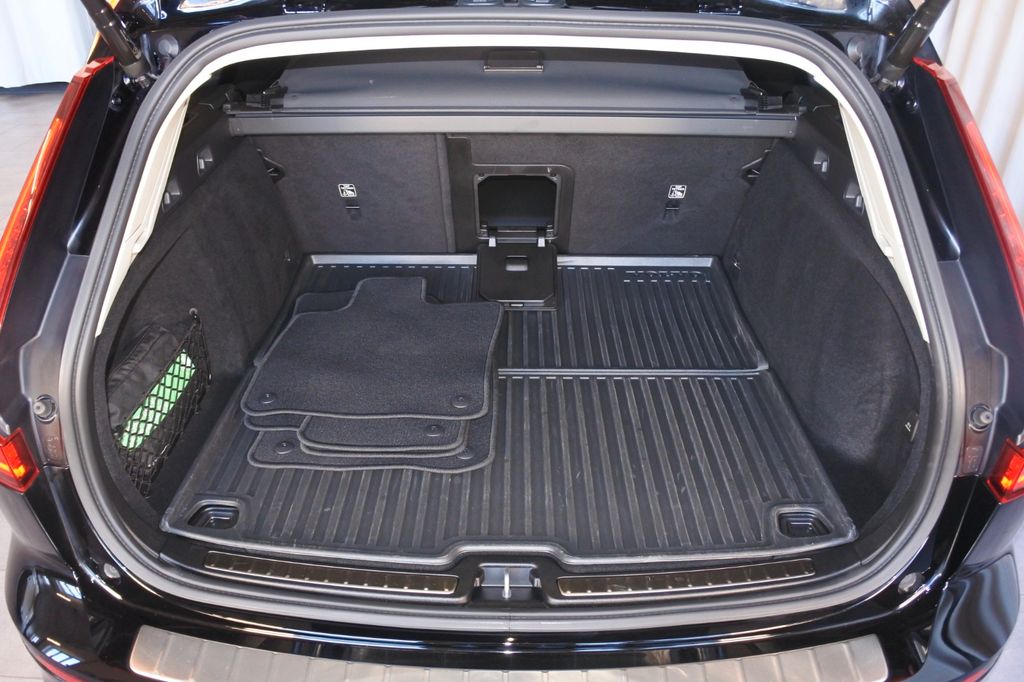 Volvo V60 Cross Country 2023