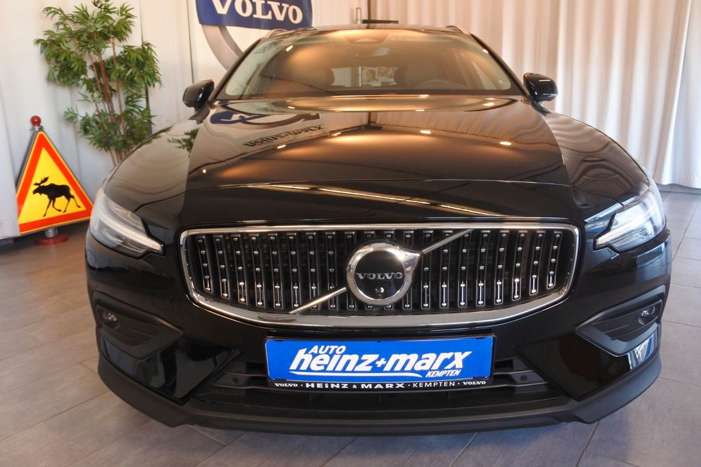 Volvo V60 Cross Country 2023