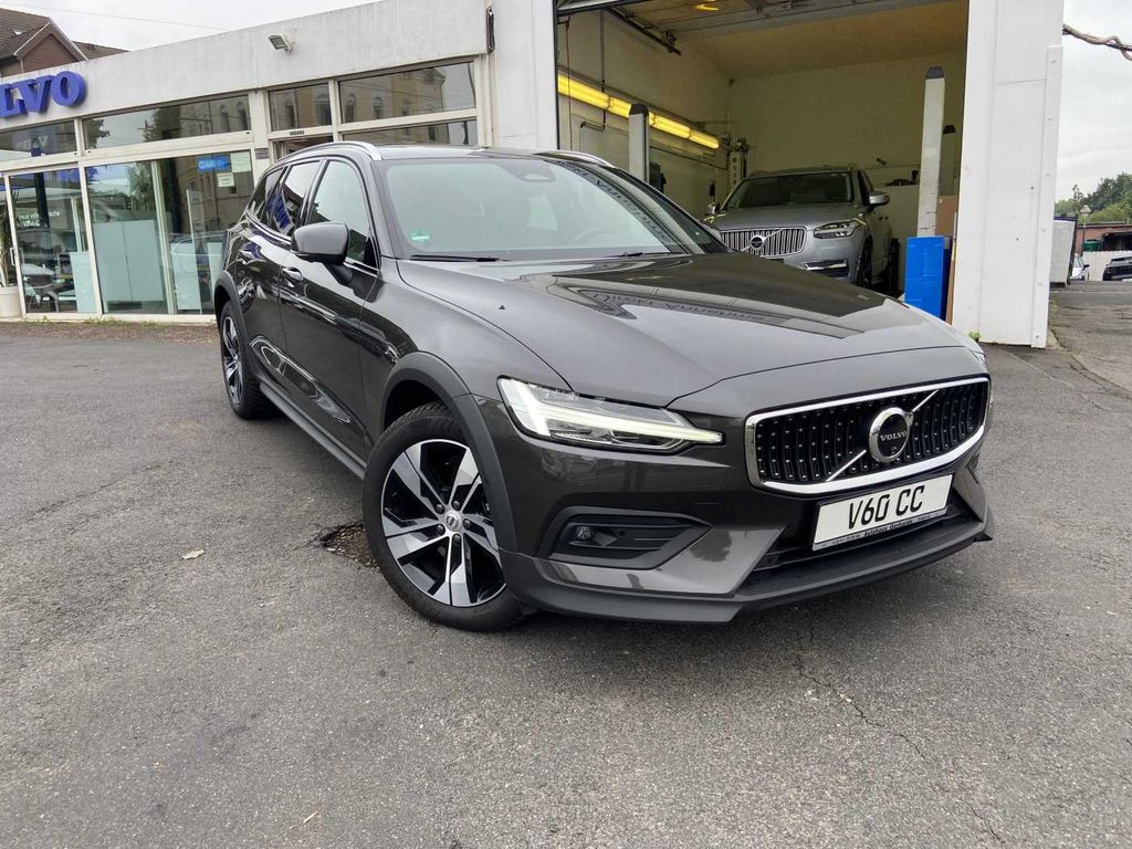 Volvo V60 Cross Country 2024