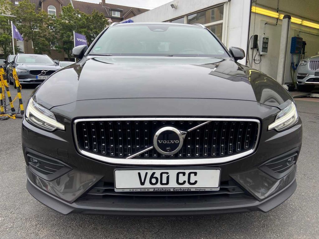 Volvo V60 Cross Country 2024