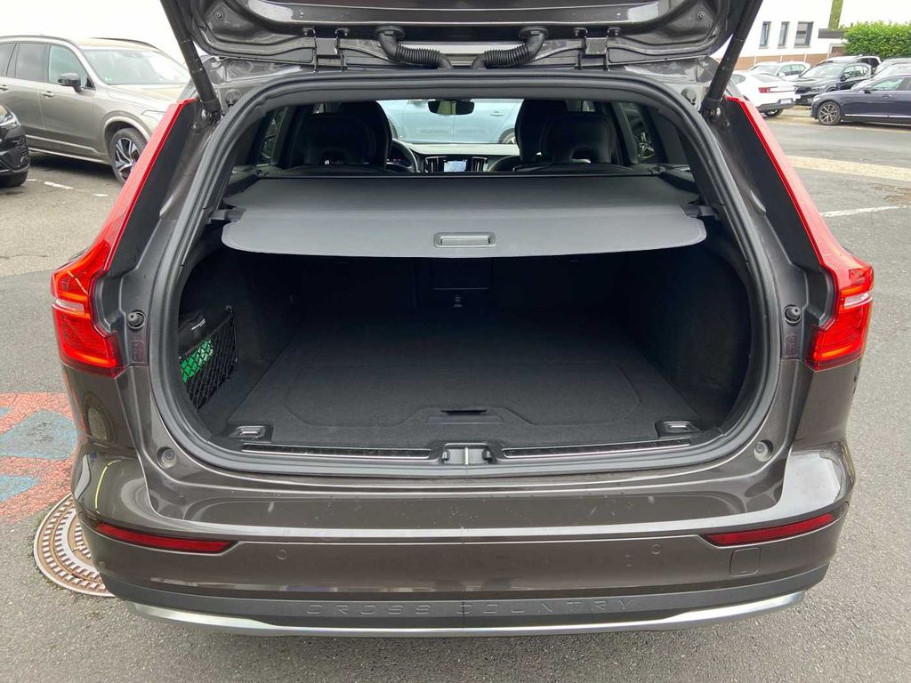 Volvo V60 Cross Country 2024