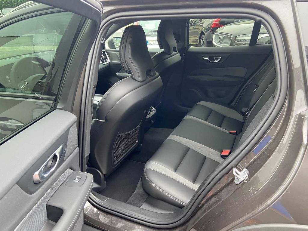 Volvo V60 Cross Country 2024