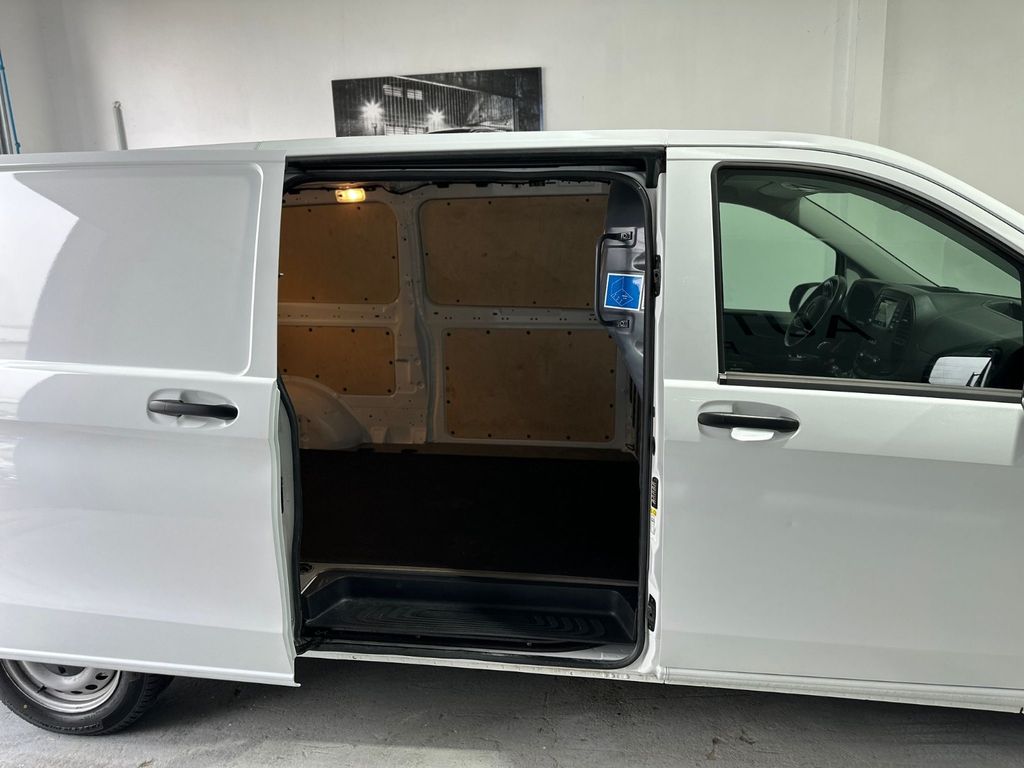 Mercedes-Benz Vito 2023