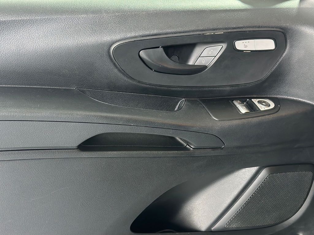 Mercedes-Benz Vito 2023