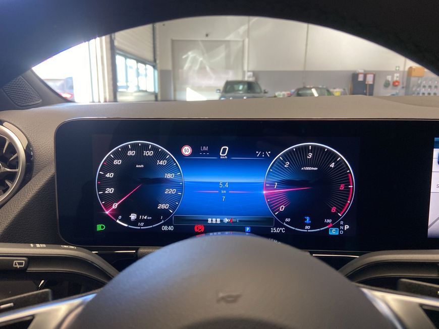 Mercedes-Benz B 200 2025