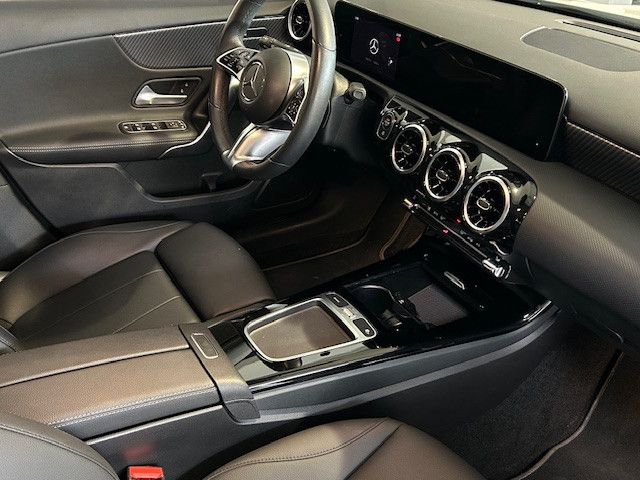Mercedes-Benz A 180 2023