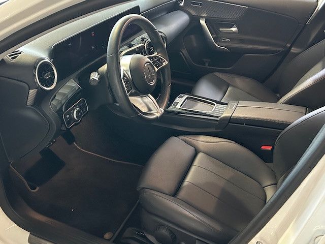 Mercedes-Benz A 180 2023