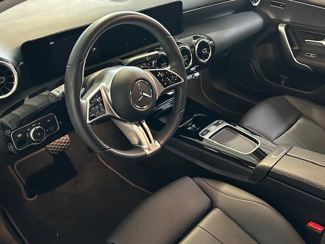 Mercedes-Benz A 180 2023
