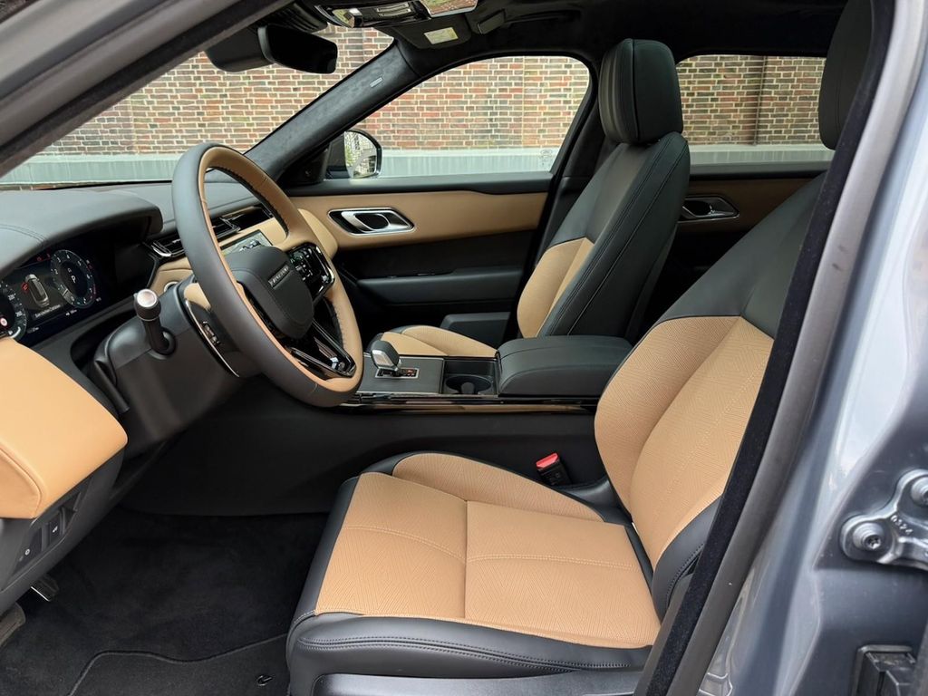 Land Rover Range Rover Velar 2025