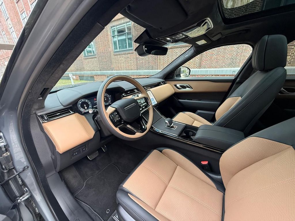 Land Rover Range Rover Velar 2025