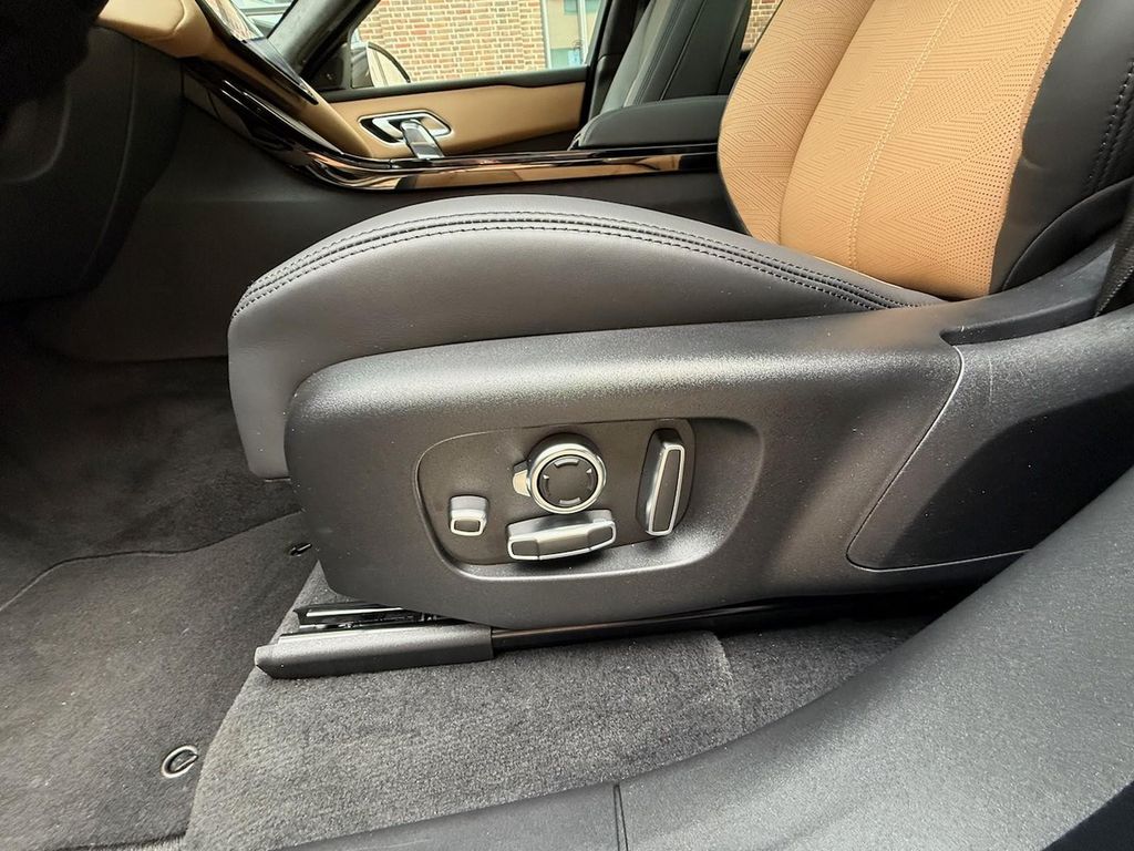 Land Rover Range Rover Velar 2025