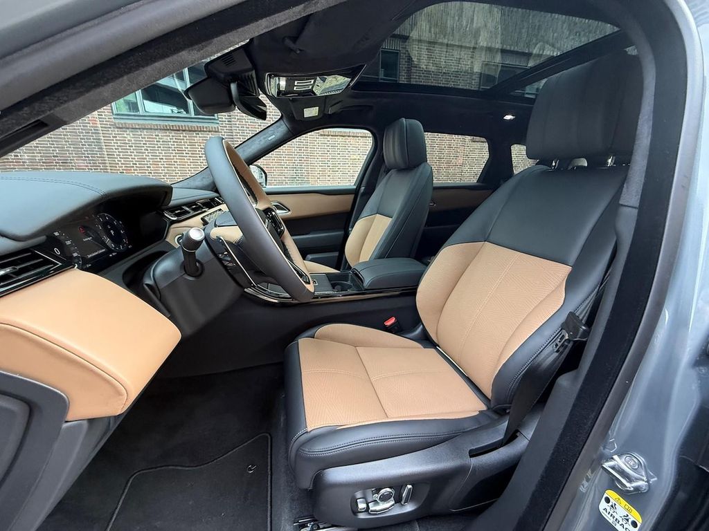 Land Rover Range Rover Velar 2025