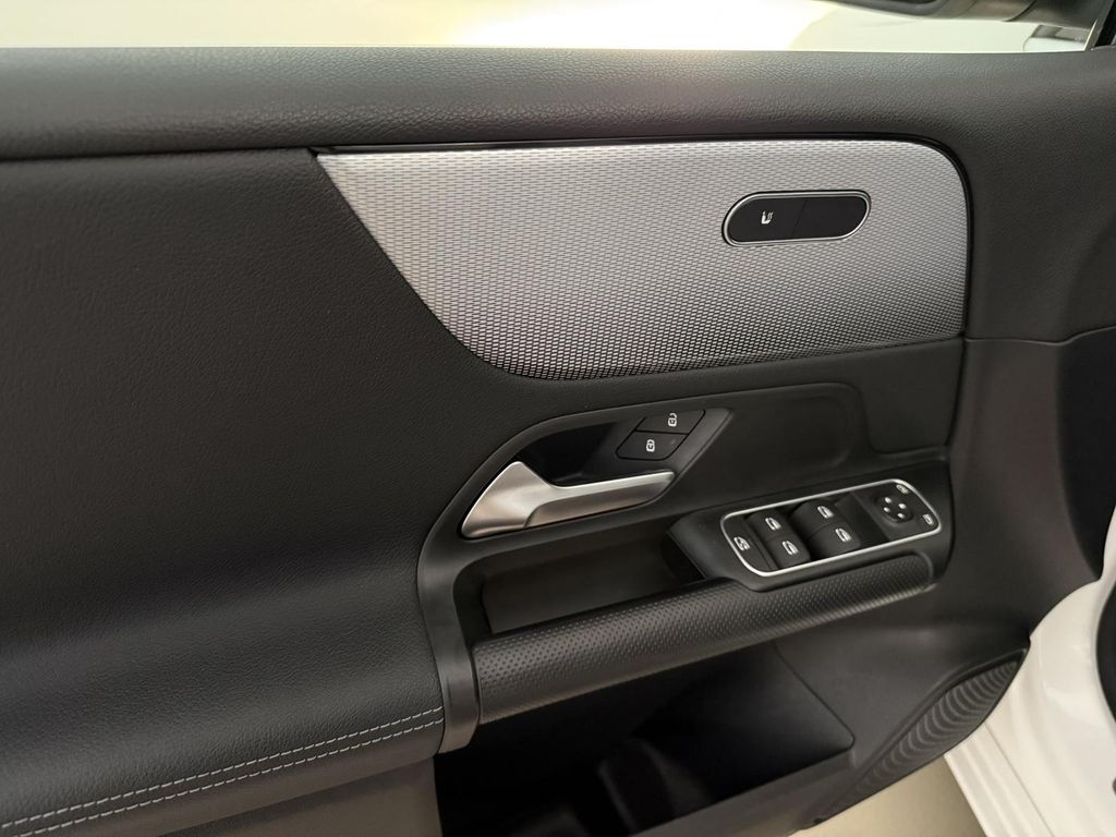 Mercedes-Benz B 180 2021