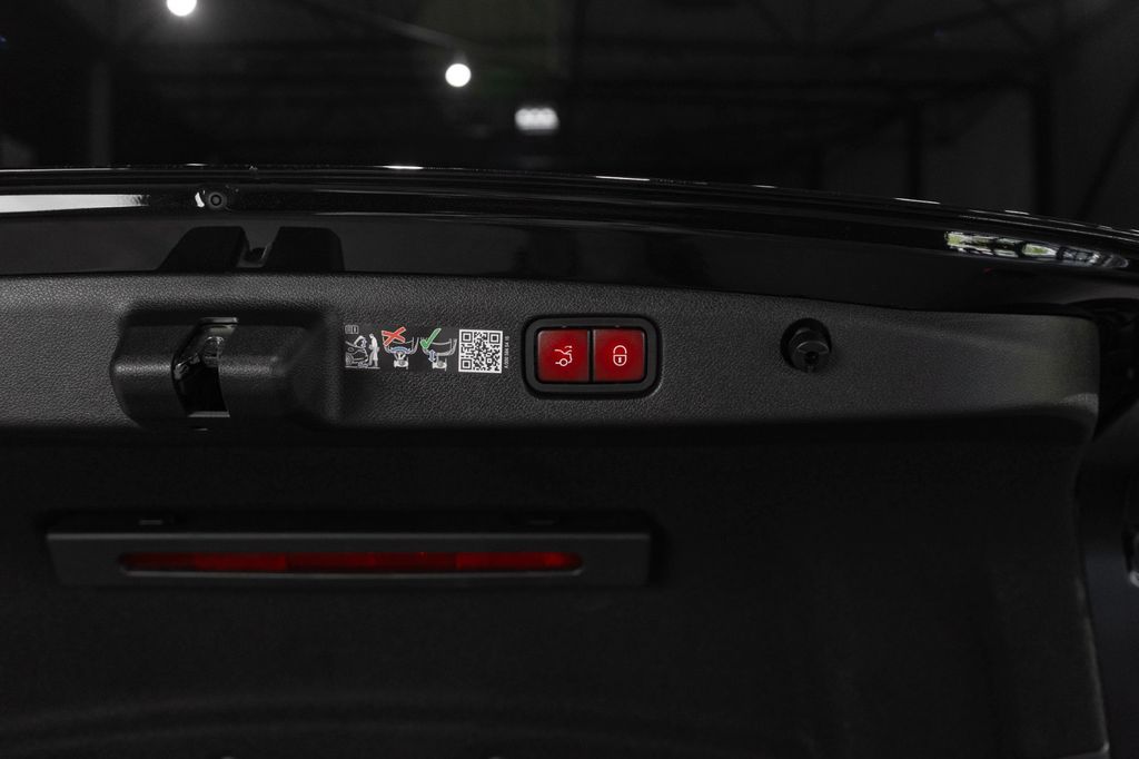 Mercedes-Benz E 300 2025