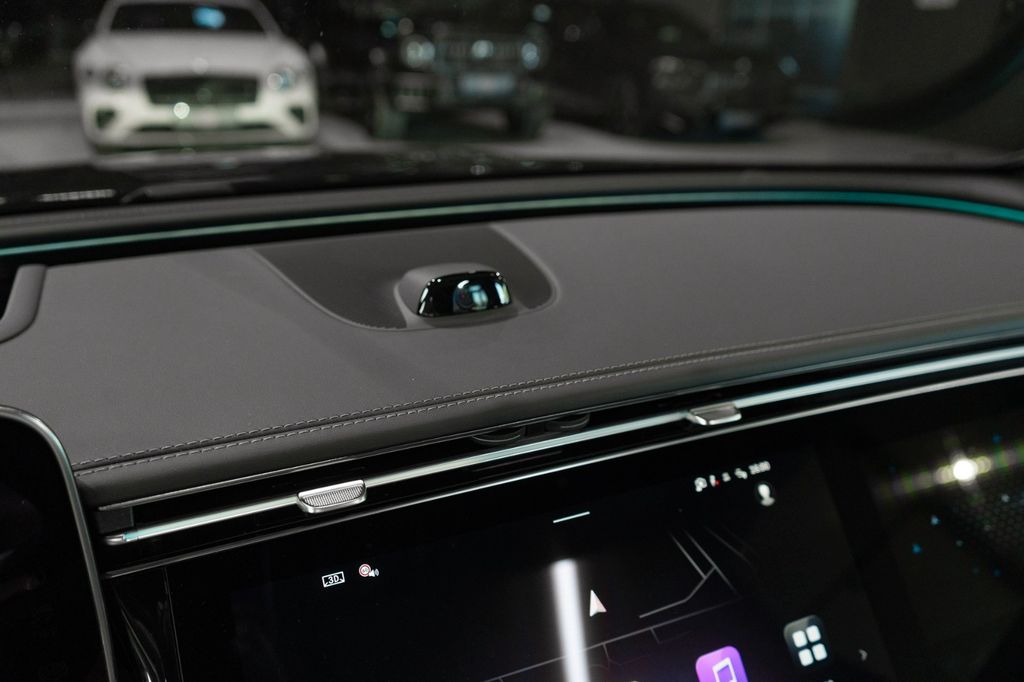 Mercedes-Benz E 300 2025