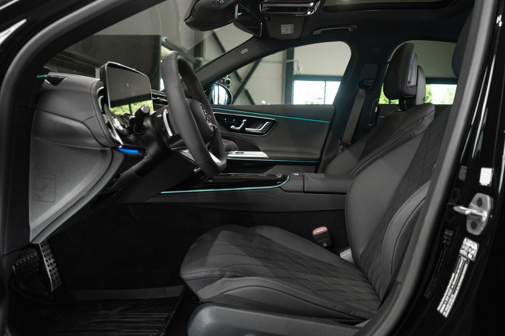 Mercedes-Benz E 300 2025