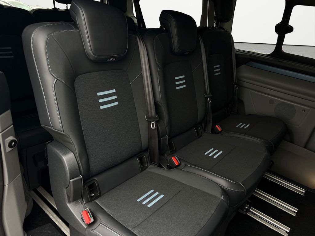 Ford Tourneo Custom 2025