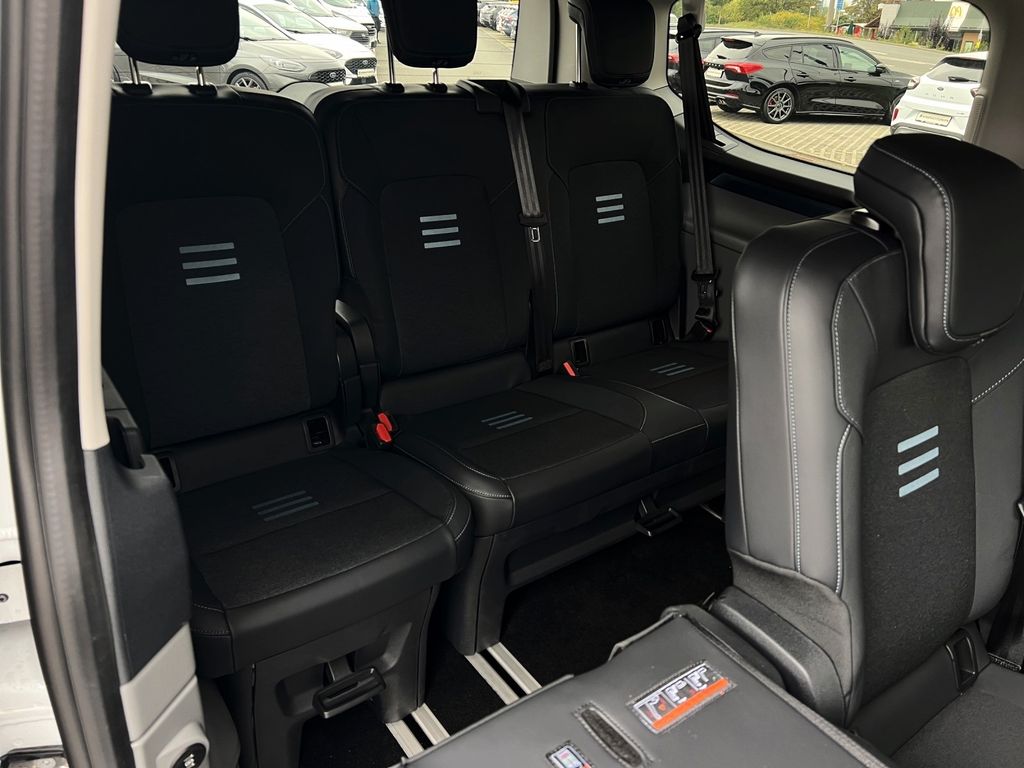 Ford Tourneo Custom 2025
