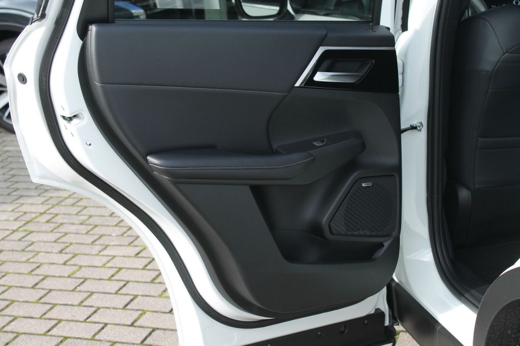 Mitsubishi Plug-in Hybrid Outlander 2025