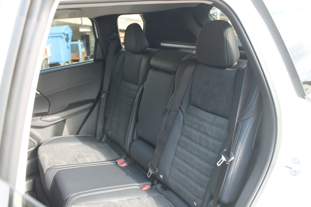 Mitsubishi Plug-in Hybrid Outlander 2025