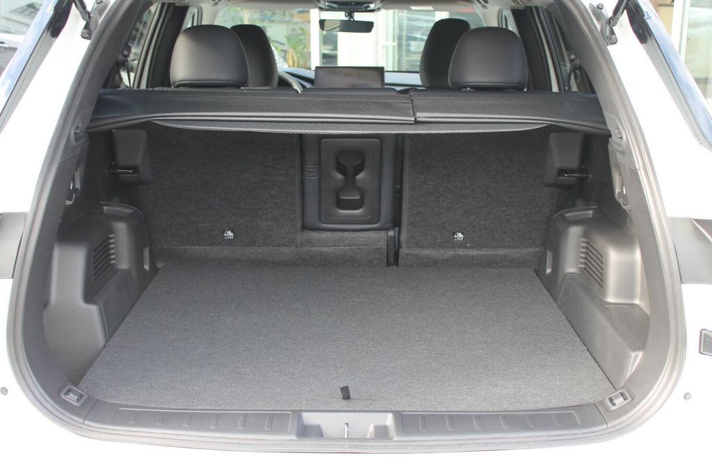 Mitsubishi Plug-in Hybrid Outlander 2025