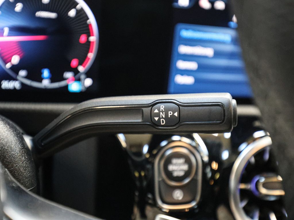 Mercedes-Benz CLA 220 2025