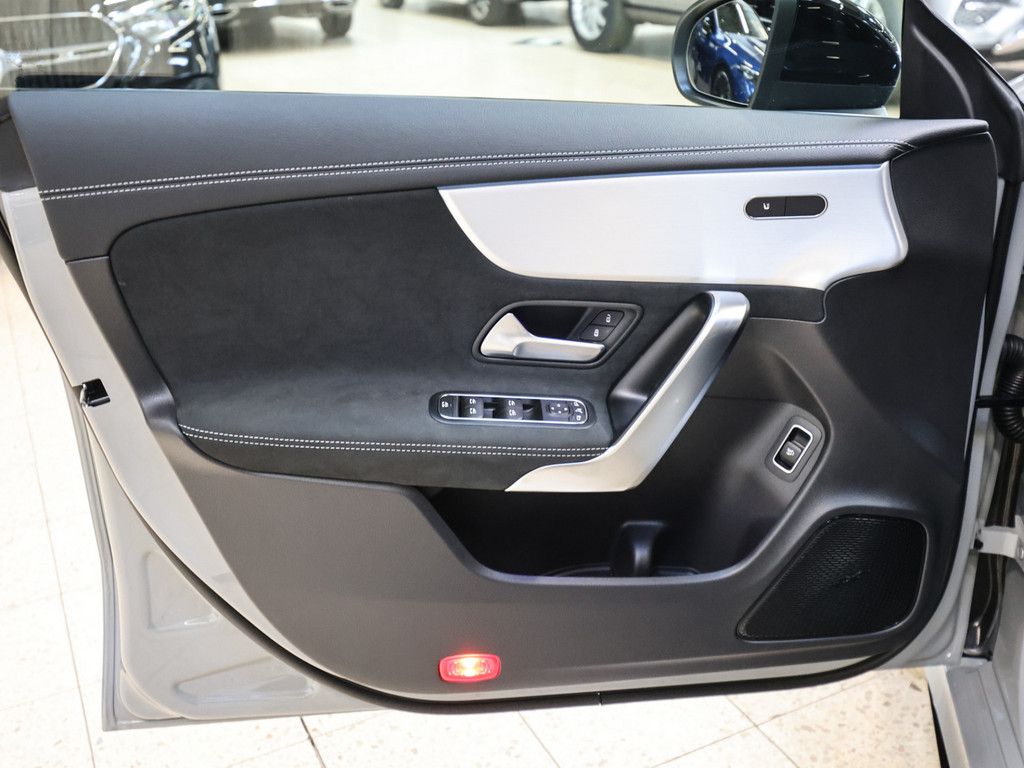 Mercedes-Benz CLA 220 2025